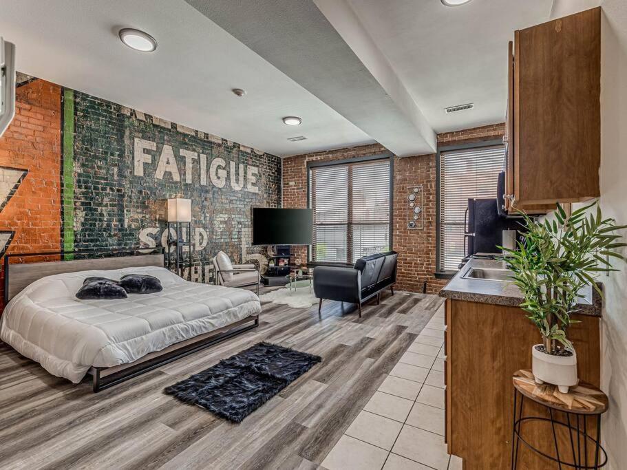 Deluxe Studio In Historic Downtown Building! บาร์เทิลส์วิลล์ ภายนอก รูปภาพ