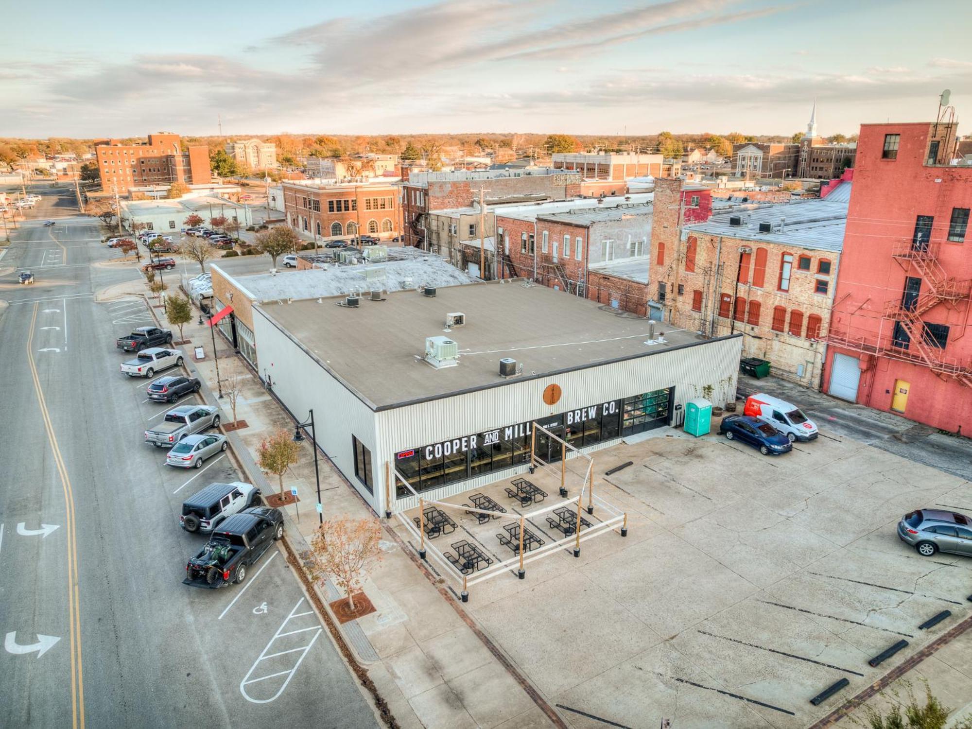 Deluxe Studio In Historic Downtown Building! บาร์เทิลส์วิลล์ ภายนอก รูปภาพ